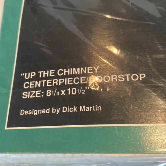 NIP & Vintage 1970s Bucilla Up The Chimney Centerpiece - Picture 3 of 6